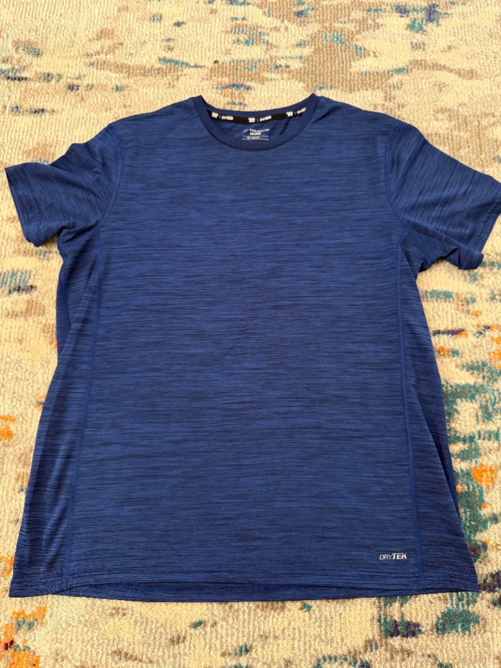 Tek Gear Drytek size men's medium short sleeve crew neck athletic gym shirt top